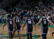 国王绝杀时刻，逆转取胜点燃赛场，魔术迎来胜利！