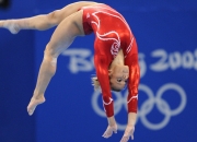 莱万多夫斯基与30激战TL分钟，重要助攻胜负难料！，凯恩焦点对战赢得满堂喝彩